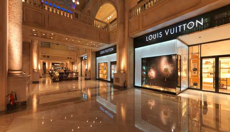 bangalore,things to do in bangalore,places to visit in bangalore,bangalore palace,cubbon park,urban life at mg road,lalbagh,bannerghatta national park,ub city mall