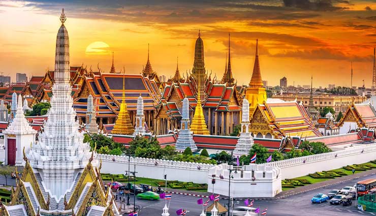 bangkok,major attractions of bangkok,countrys first buddhism school,dine at jay fai,cook like a royal chef at the blue elephant,explore phra nakhon street art,get a vintage portrait taken at chaya jitrakorn
