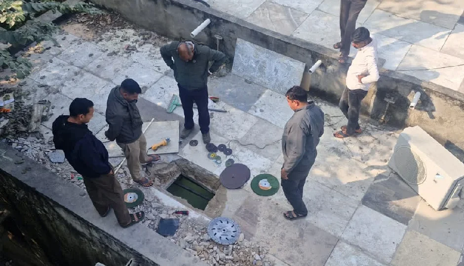 बैंक में बड़ी चोरी की वारदात, छत काटकर लॉकर रूम तक पहुंचे चोर, कीमती सामान लेकर हुए फरार