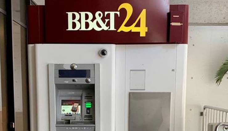 कपल के अकाउंट में गलती से आए 86 लाख रुपए, बैंक को बताने की बजाय कर डाले खर्च, और फिर.. bank,bank transfer,bank mistakenly tranfer money,couple account,weird news in hindi