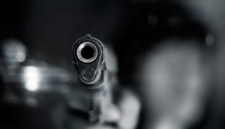 बरेलीः बिना मास्क के बैंक जाना भारी पड़ा शख्स को, सुरक्षाकर्मी ने मार दी गोली