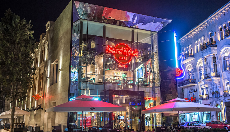 the jazz club,bavaria pub and grill,hard rock cafe,barfly social hub,room fine art wine and dine,saqi wine bar,bars in baku,baku