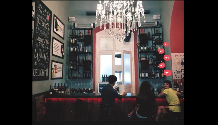 the jazz club,bavaria pub and grill,hard rock cafe,barfly social hub,room fine art wine and dine,saqi wine bar,bars in baku,baku