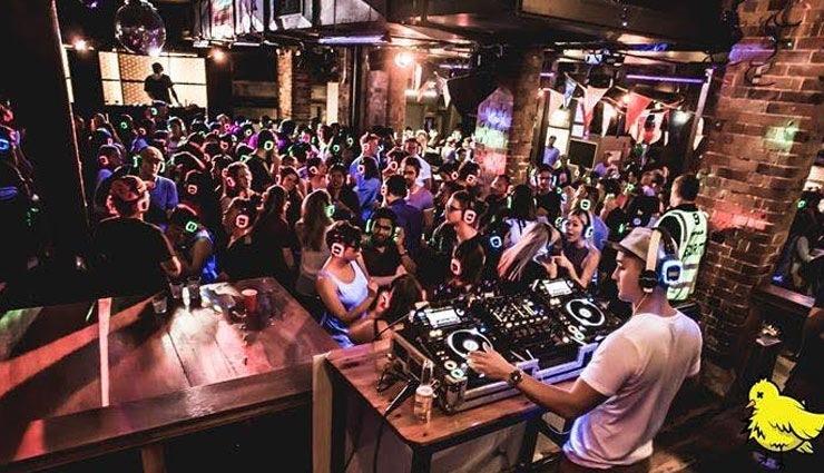 best bars in sydney,sydney,best bar nights in sydney,best night parties in sydney,the world bar,the wall,the reef,crab racing,ivy,ministry of sound,beach road hotel,sosueme,stonewall hotel,drag nights
