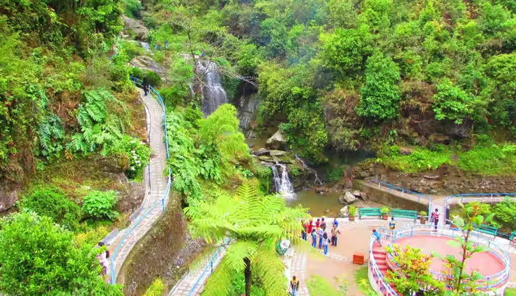 tourist attractions in darjeeling,places to visit in darjeeling,darjeeling sightseeing spots,famous landmarks in darjeeling,top tourist destinations in darjeeling,cultural heritage sites in darjeeling,darjeeling himalayan railway,tea gardens in darjeeling,darjeeling mall road,tiger hill sunrise view