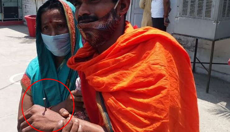 UP में खाकी की तानाशाही! मास्क नहीं पहनने पर पुलिस ने युवक के हाथ-पैर में ठोकीं कील 