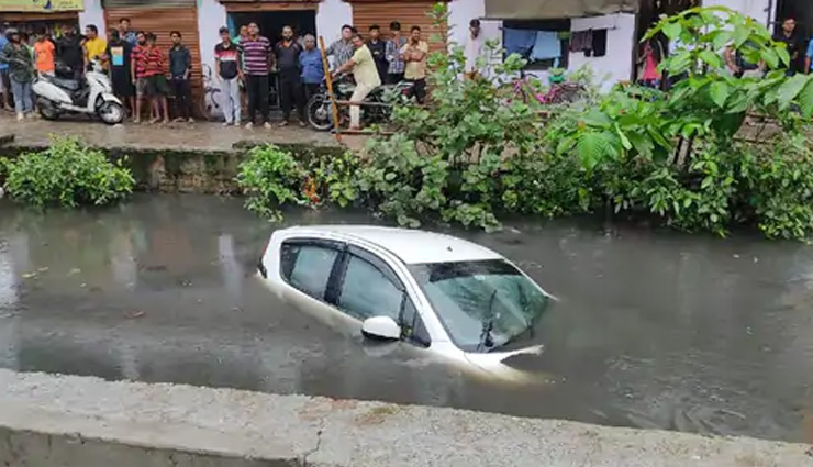  UP में बारिश का कहर, 4 दिन में 30 की जान गई, आज स्कूल बंद