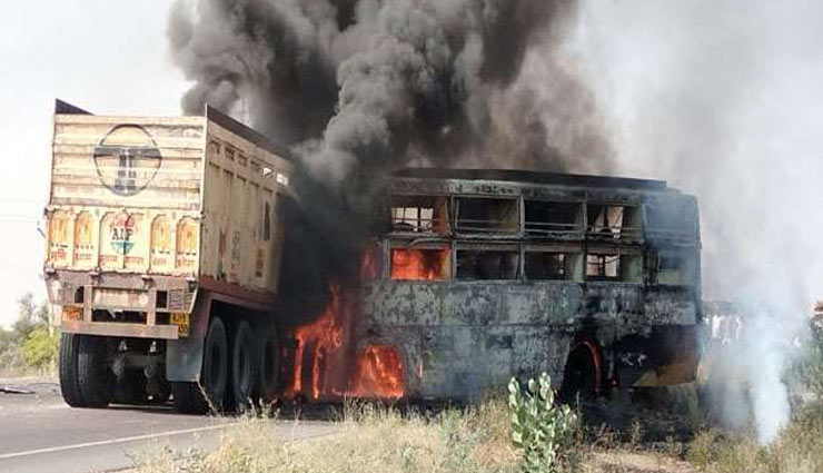 rajasthan,accident,bus trailer collision,rajasthan news ,राजस्थान की ताजा खबरें हिंदी में