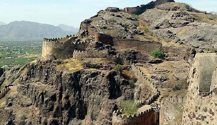 places to explore in rajasthan,must-visit places in rajasthan,jaipur attractions,pushkar spiritual sites,jodhpur blue city,bikaner camel festival,jaisalmer desert festival,ranthambore wildlife,nagaur festival,pali desert safaris,udaipur lakes,kumbhalgarh fort,barmer folk music,mandawa havelis,tonk mughal architecture,bundi attractions,mount abu hill station