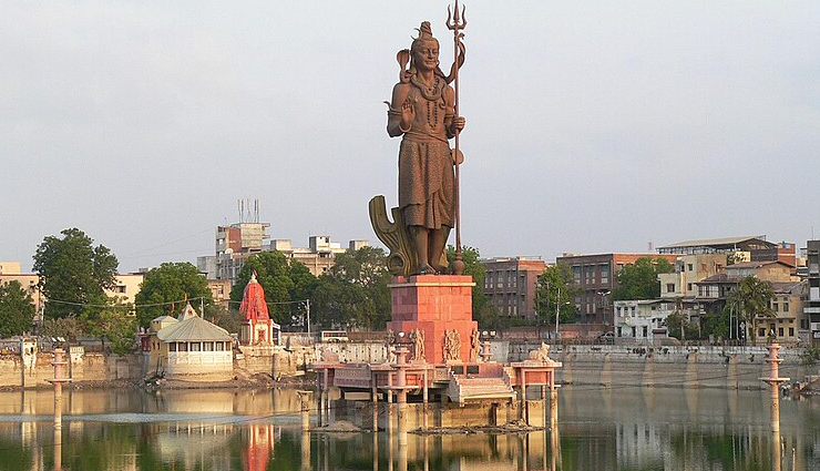 gujarat tourist attractions,must-visit places in gujarat,famous landmarks in gujarat,gujarat travel destinations,top tourist spots in gujarat,historical sites in gujarat,gujarat sightseeing guide,popular places to visit in gujarat,gujarat tourism highlights,iconic landmarks of gujarat