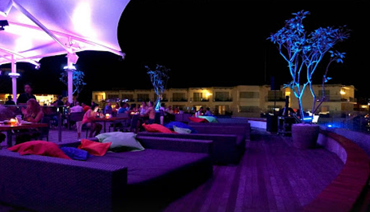 bars to visit in bali,bali,must visit bars,sky garden rooftop lounge,double-six rooftop bar,moonlite kitchen and bar,velvet & hypnotized,smoqee lounge and sky bar,unique rooftop bar & mexican restaurant
