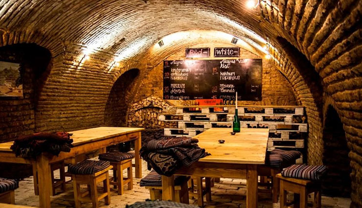 warsaw,poland,best bars in warsaw,best bars,piw paw,warszawa powisle,plan b,syreni spiew,panorama bar & lounge