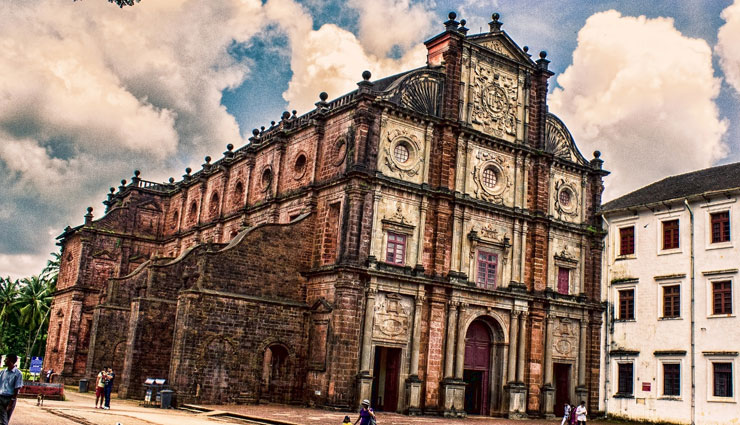 basilica churches,basilica churches in india,churches in india,basilica of bom jesus,goa,st lawrence basilica shrine,karnataka,basilica of the sacred heart of jesus,pondicherry,basilica of our lady of the assumption,telangana,basilica of our lady of good health,tamil nadu