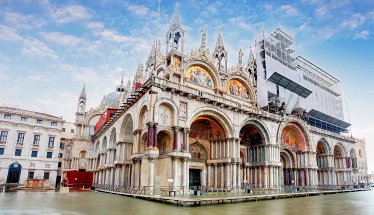 venice travel attractions,must-visit places in venice,famous tourist spots in venice,venice sightseeing highlights,top destinations in venice,venice travel landmarks,iconic places to visit in venice,venice historical sites,hidden gems in venice,venice travel recommendations