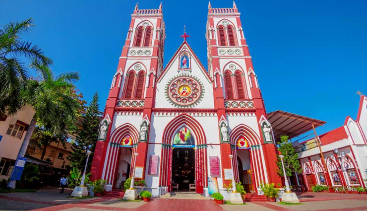 pondicherry tourist attractions,must-visit places in pondicherry,pondicherry travel guide,best spots in pondicherry,pondicherry french architecture,pondicherry beaches,auroville pondicherry,pondicherry sightseeing