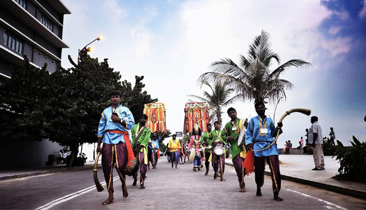 pondicherry,pondicherry holidays,pondicherry travel,late night walk at the promenade,eating crepes at satsanga,food and wine at villa shanti,evening walk around white town,bastille day on the streets,pondicherry travel,travel guide