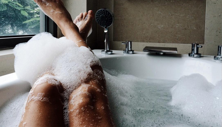 dry skin causes,dry skin after moisturizing,reasons for dry skin,dry skin solutions,skincare mistakes,why moisturizer isnt working,skin dehydration causes,flaky skin solutions,dry skin remedies,skincare tips for dry skin,hyaluronic acid mistakes,moisturizing tips for dry skin