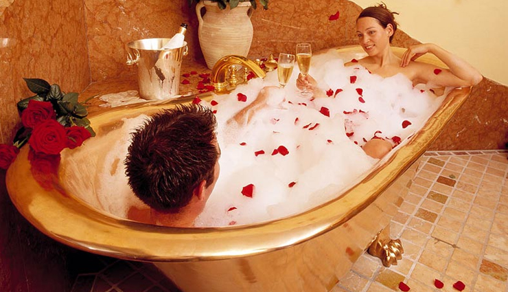 5 benefits of bathing with partner,relationship,relationship tips,partner