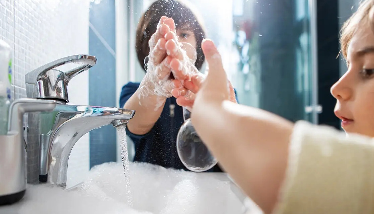 5 Ways to Inculcate Healthy Bathroom Habits in Kids