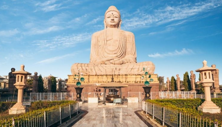 बुद्ध के जीवन और शिक्षाओं को चित्रित करते हैं ये प्रसिद्द बौद्ध मठ, यहां मिलेगा शांति का अनुभव