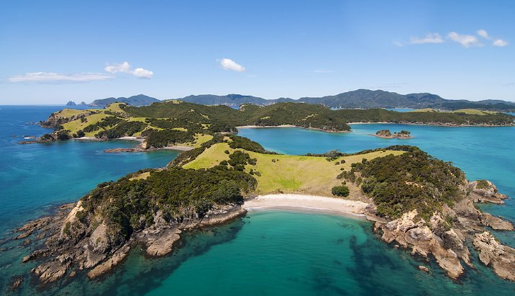 beautiful bay,beautiful bay in the world,wineglass bay,tasmania,australia,navagio bay,greece,palm bay,australia,bay of islands,new zealand,hanauma bay,hawaii,usa