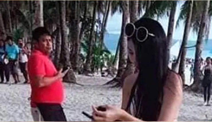 बीच पर धागे के बराबर बिकिनी पहन घूम रही थी महिला टूरिस्ट, पुलिस ने किया गिरफ्तार