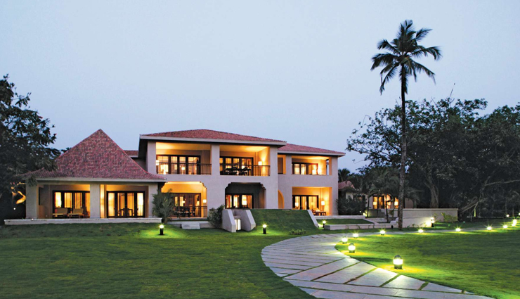 beach resorts to stay in goa,goa,beach resorts,bogmallo beach resort,vivanta by taj,the leela,the lalit golf & spa resort goa