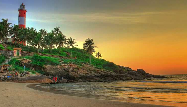 beautiful beaches in the world,beaches,kovalam beach,kerala,saud beach,luzon,philippines,elafonissi beach,crete greece,nungwi beach,tanzania,benaulim beach,goa,hanalei bay,kauai,hawaii