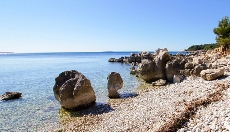 beaches to explore in croatia,croatia,beaches to visit in croatia,kamenjak,badija,palmizana,betina spilja,saplunara,kandarola