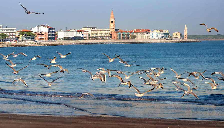 venice beaches,lido di venezia beach,caorle coastal town,bau beach di caorle dog-friendly,alberoni beach hidden gem,cavallino beach blue flag,ponente and levante beaches,coastal attractions near venice,beach vacation in venice,romantic retreat in venice,venetian coastline,italian seaside escapes,venice beach resorts,sandy beaches in venice,coastal relaxation in venice