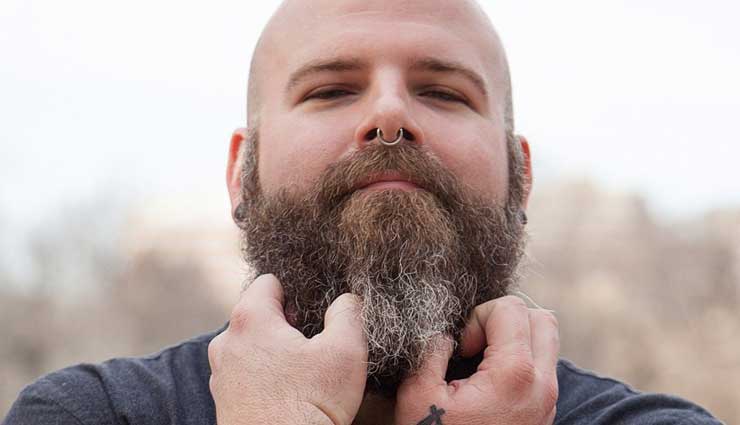 सर्दियों में दाढ़ी की डैंड्रफ बनती है बड़ी समस्या, इन 6 घरेलू नुस्खों की ले मदद 