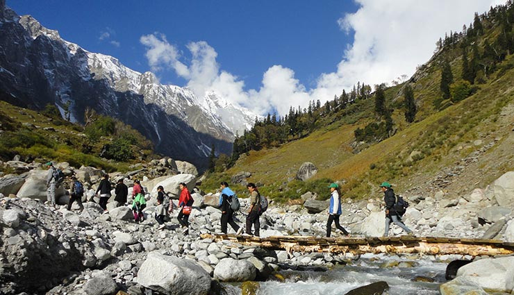 trekking trails in manali,best treks in manali,manali trekking adventure,beas kund trek,bhrigu lake trek,hampta pass trek,deo tibba trek,chanderkhani pass trek,prashar lake trek,sar pass trek,pin parvati trek,kheerganga trek,malana village trek,himachal pradesh treks,manali adventure tours