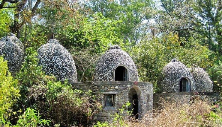 must visit places in rishikesh,top attractions in rishikesh,best spiritual places in rishikesh,adventure activities in rishikesh,rishikesh sightseeing spots,yoga and meditation in rishikesh,rishikesh temples to visit,adventure travel in rishikesh,best places for river rafting in rishikesh,rishikesh sacred sites and temples