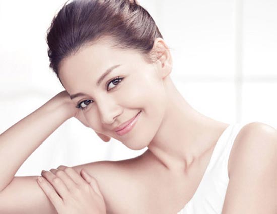 बढ़ाना चाहते है चहरे की चमक, आजमाए ये बेहतरीन घरेलू उपाय