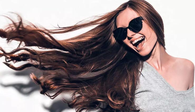 इन 5 तेल की मसाज से दूर करें बालों की समस्याएं, मजबूती के साथ मिलेगा आकर्षण 