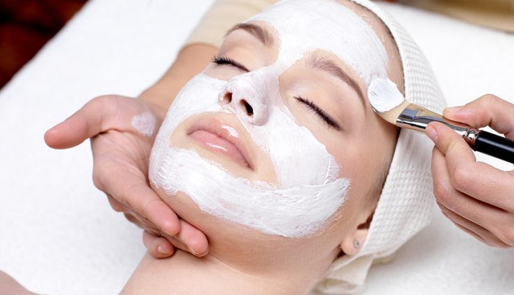 इन घरेलू चीजों से करें ब्लीचिंग, बिना साइड इफ़ेक्ट के मिलेगी चहरे को रंगत 