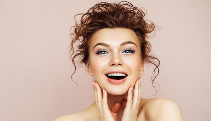 घर बैठे पाए चहरे पर पार्लर जैसी चमक, आजमाए ये 3 स्क्रब