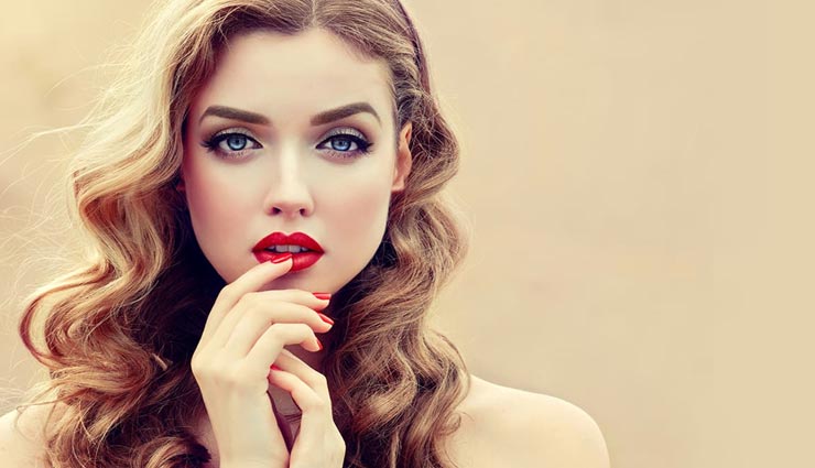 हाइलाइटर दिलाएगा आपको गॉर्जियस लुक, जानें कैसे करें इसका इस्तेमाल