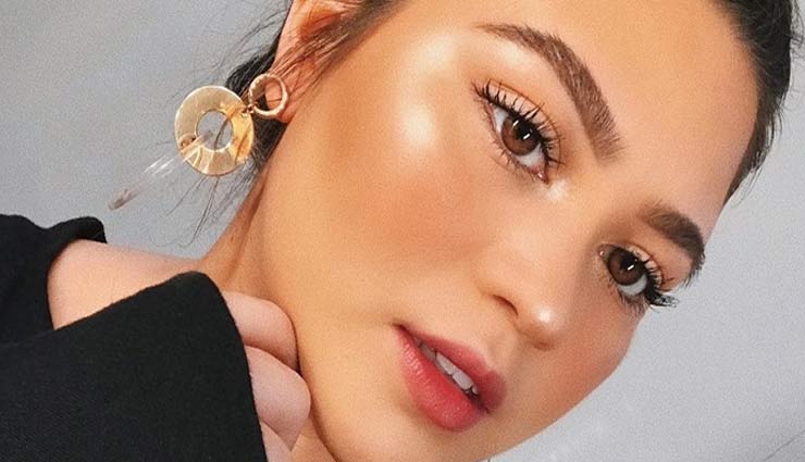 10 Tips To Prevent Your Make Up From Melting in Summers