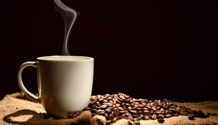 'कॉफ़ी' का इस्तेमाल बढ़ा सकता है आपके चेहरे कि चमक, जानें इससे जुड़े ब्यूटी टिप्स 