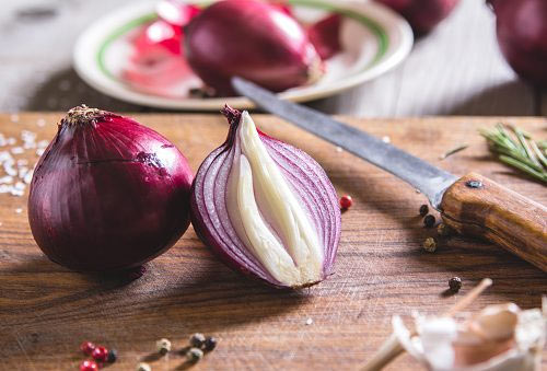 beauty benefits of raw onions,beauty tips,raw onion,skin care tips,beauty tips