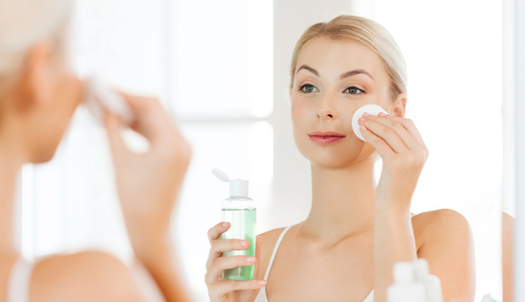 गुलाब की पंखुड़ियों से बना यह खास टोनर देगा चेहरे को ताजगी