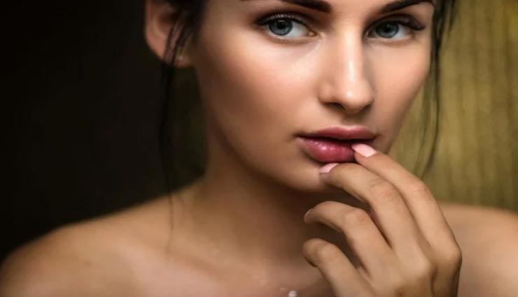 घर पर ही बनाए यह नाईट क्रीम, पाएंगी खूबसूरत त्वचा का निखार