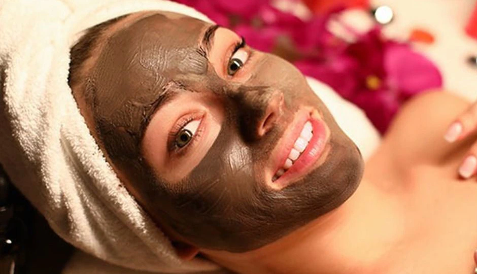 नेचुरल ग्लो चाहिए? इस घरेलू फेस पैक से लौटेगा चेहरे का निखार, पहली बार में दिखेगा असर