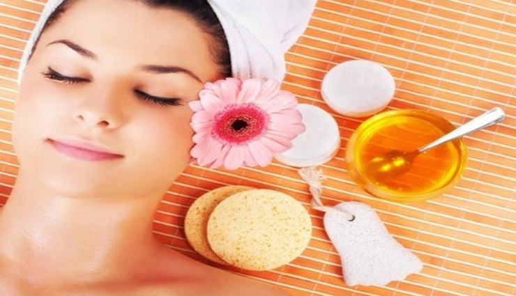 मॉनसून में करें इस फेस पैक का इस्तेमाल, चिपचिपेपन से मिलेगा छुटकारा