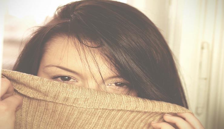 आपकी ये 4 गलतियां छीन रही त्वचा की खूबसूरती, जानें और संभलें 