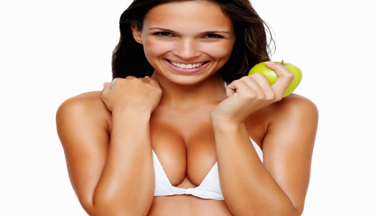 आपकी ब्रैस्ट बनती हैं आकर्षण का कारण, इन टिप्स की मदद से बनाए इसे मुलायम और मखमली