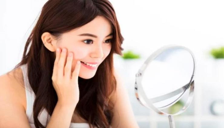 गुड की मिठास लाएगी चहरे पर नूर, जानें किस तरह करें इसका इस्तेमाल