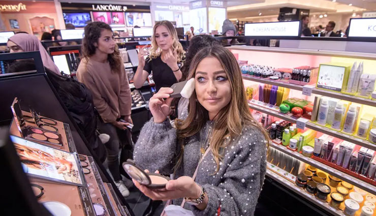 ब्यूटी प्रोडक्ट की खरीददारी के समय रखें इन बातों का खास ख्याल buying beauty products,tips to buy beauty products,beauty products,fashion tips,beauty tips