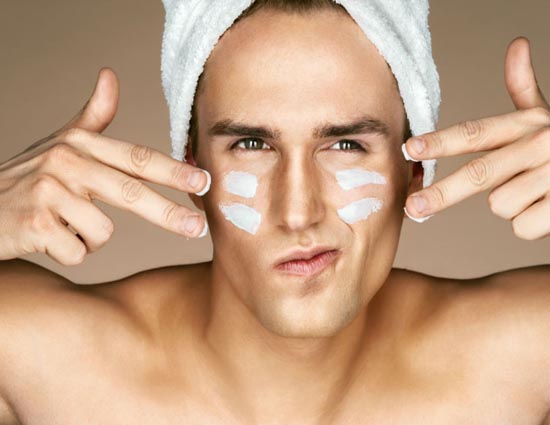 ब्यूटी टिप्स : कुछ सरल उपाय, जिन्हें अपनाकर पुरुष भी पा सकतें है चमकती त्वचा